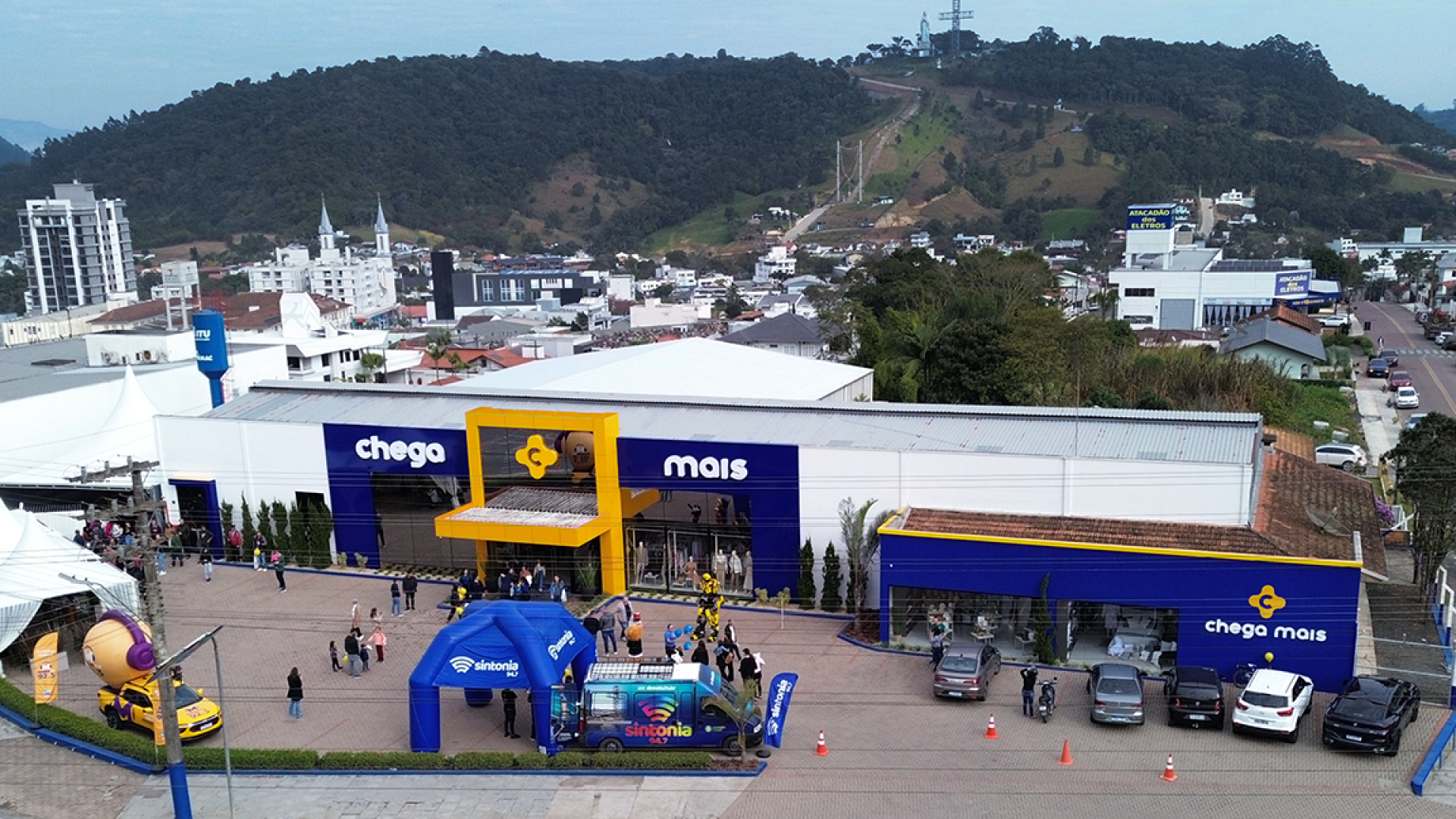 Chega Mais: um projeto completo que une identidade, tecnologia e impacto visual